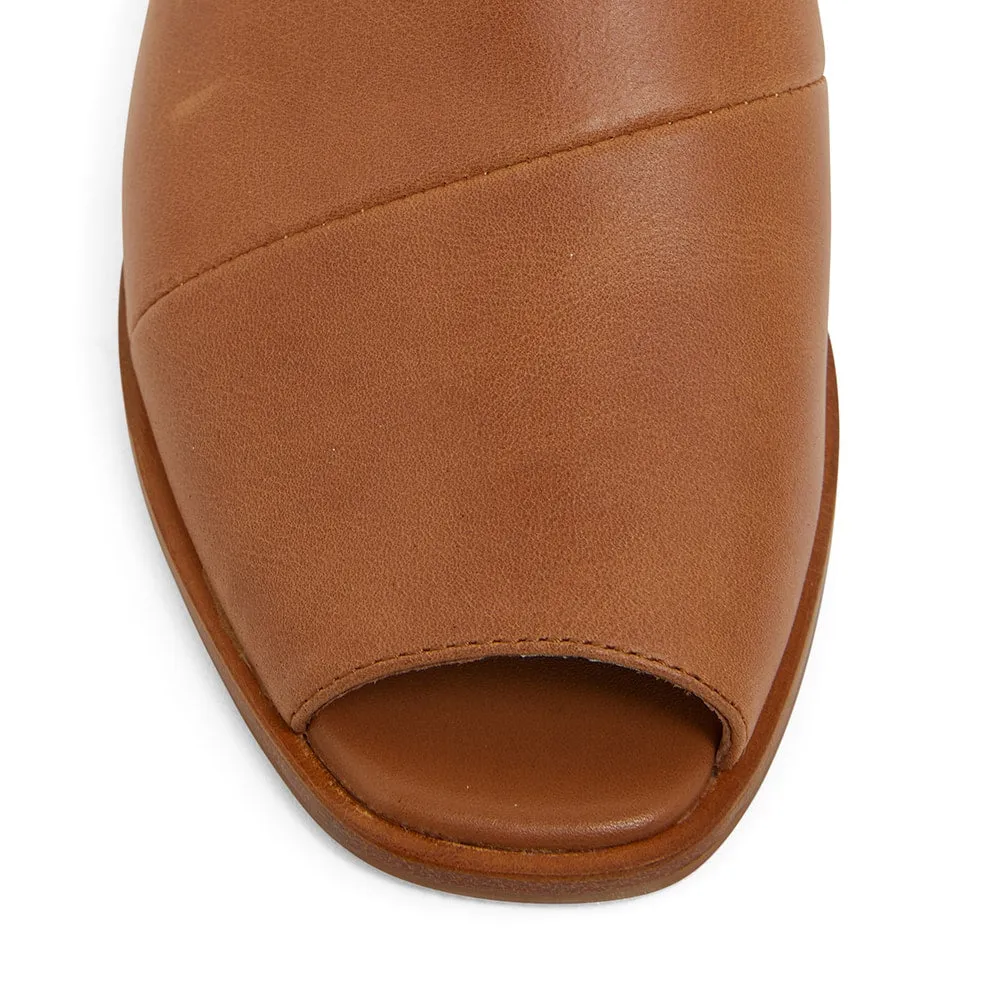 Dana Sandal in Tan Leather