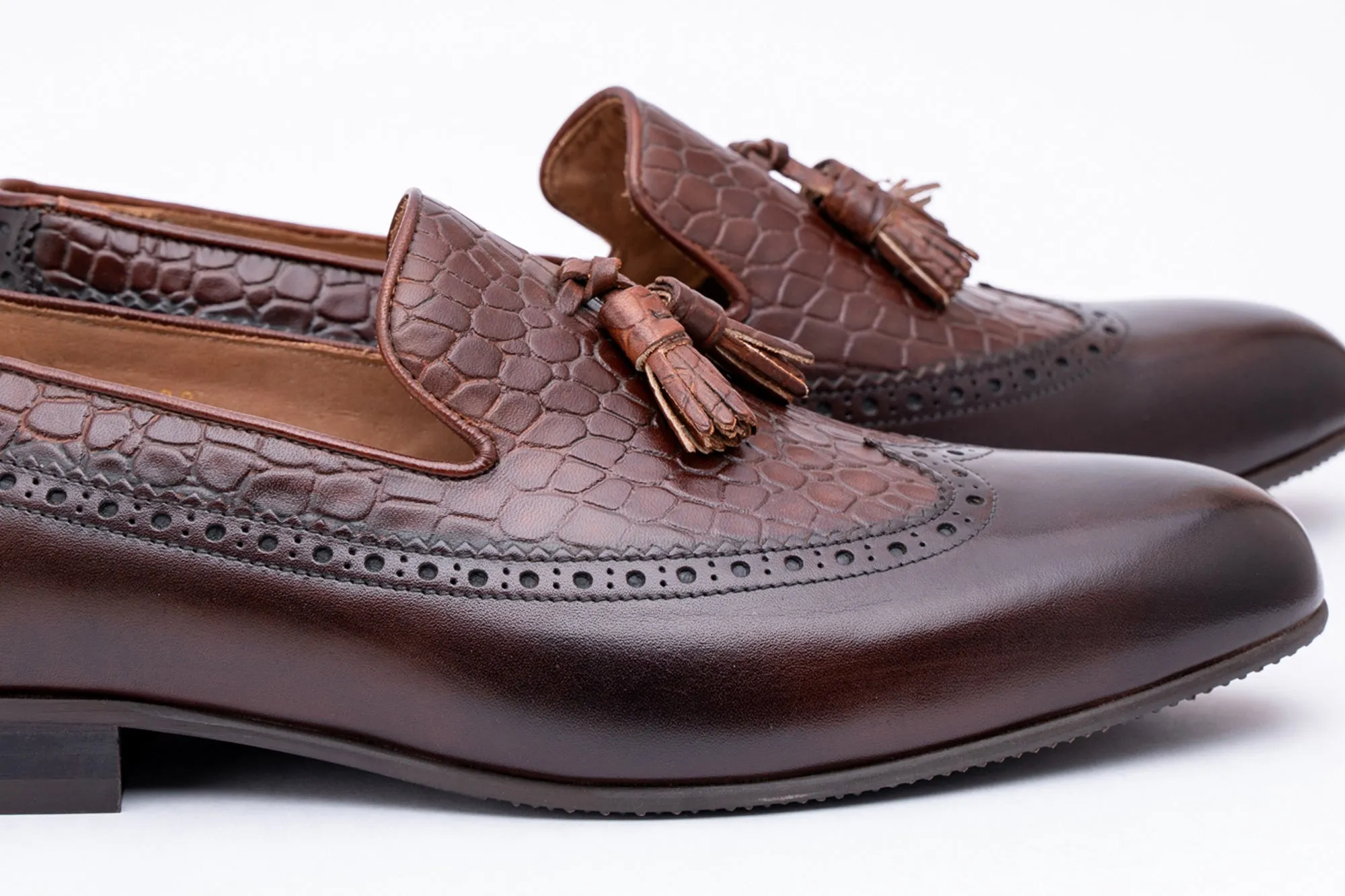 Twin Texture Wing Cap tassel Loafer